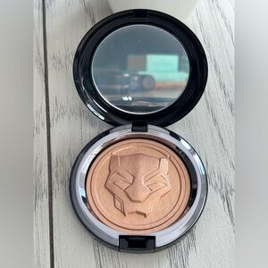 MAC x Black Panther Wakanda Forever Highlighter Royal Challenge Ltd Ed NWT